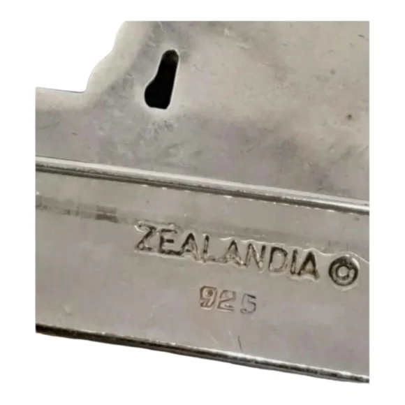 SOLD Vintage Zealandia Sterling Brooch - Picture 6 of 7